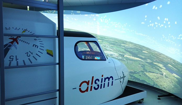 Flight simulator lands at IASTI Newark