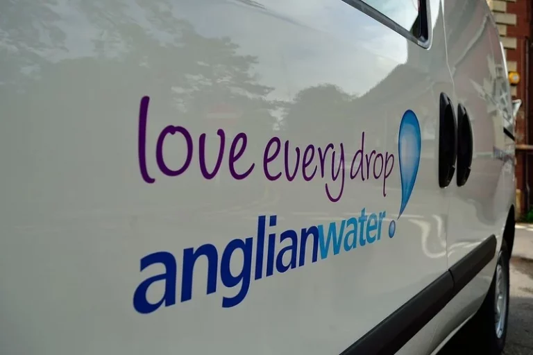 Anglian Water marks halfway point in new Lincoln to Grantham pipeline