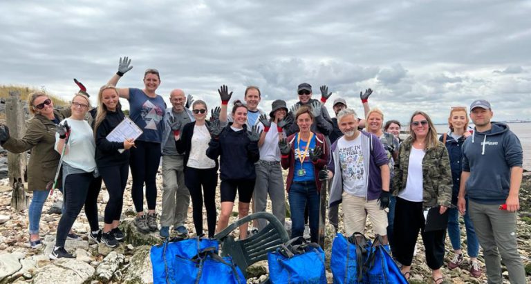People pile into Paull for beach clean-up