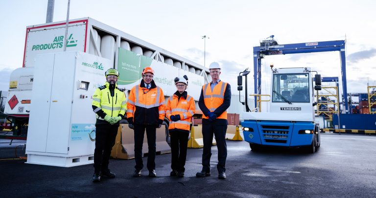 ABP trials hydrogen-fuelled tractor in UK port industry ‘first’