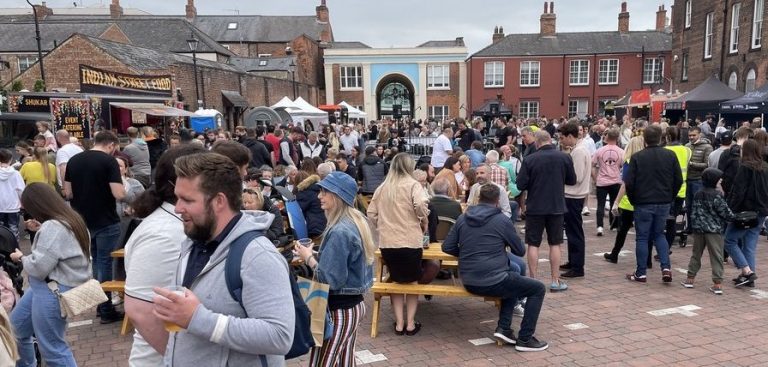 HullBID signs sponsorship deal for this summer’s food nights