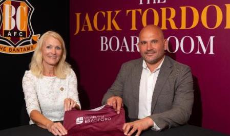 University of Bradford signs as shirt sponsor with Bradford City