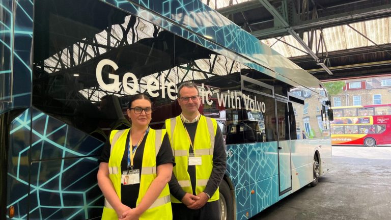 Electric bus goes on trial between Hull and Hessle