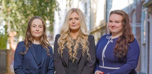 Trio of solicitors complete training contracts with Williamsons